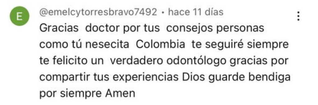 Boletín con un mensaje de texto en español con las palabras doctor Colombia.